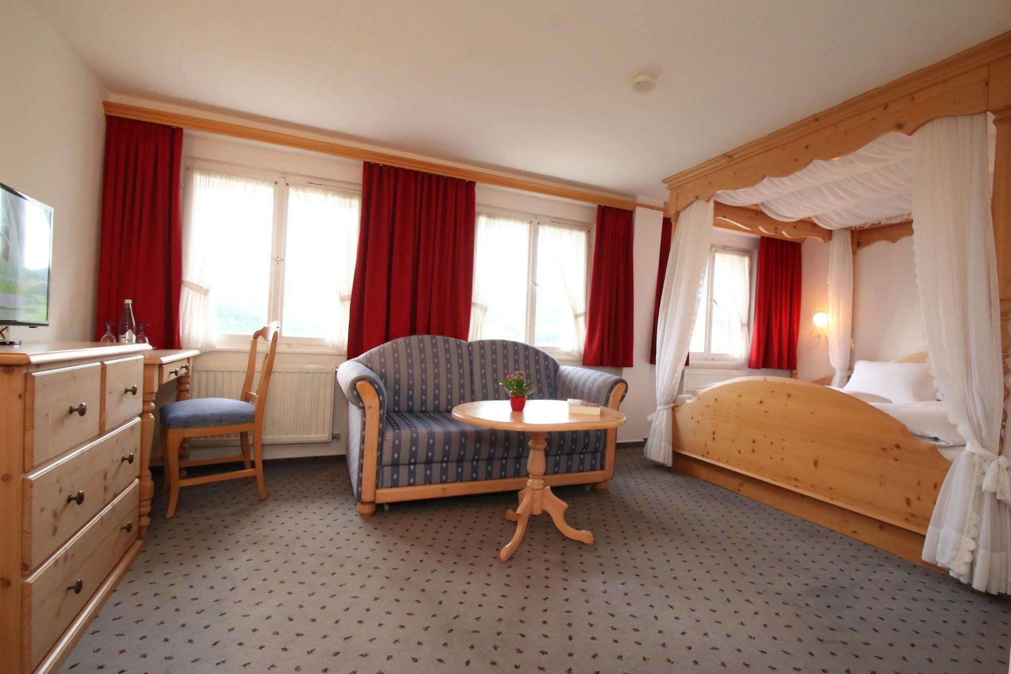Hotel Landgasthof Adler Altenrond Buitenkant foto