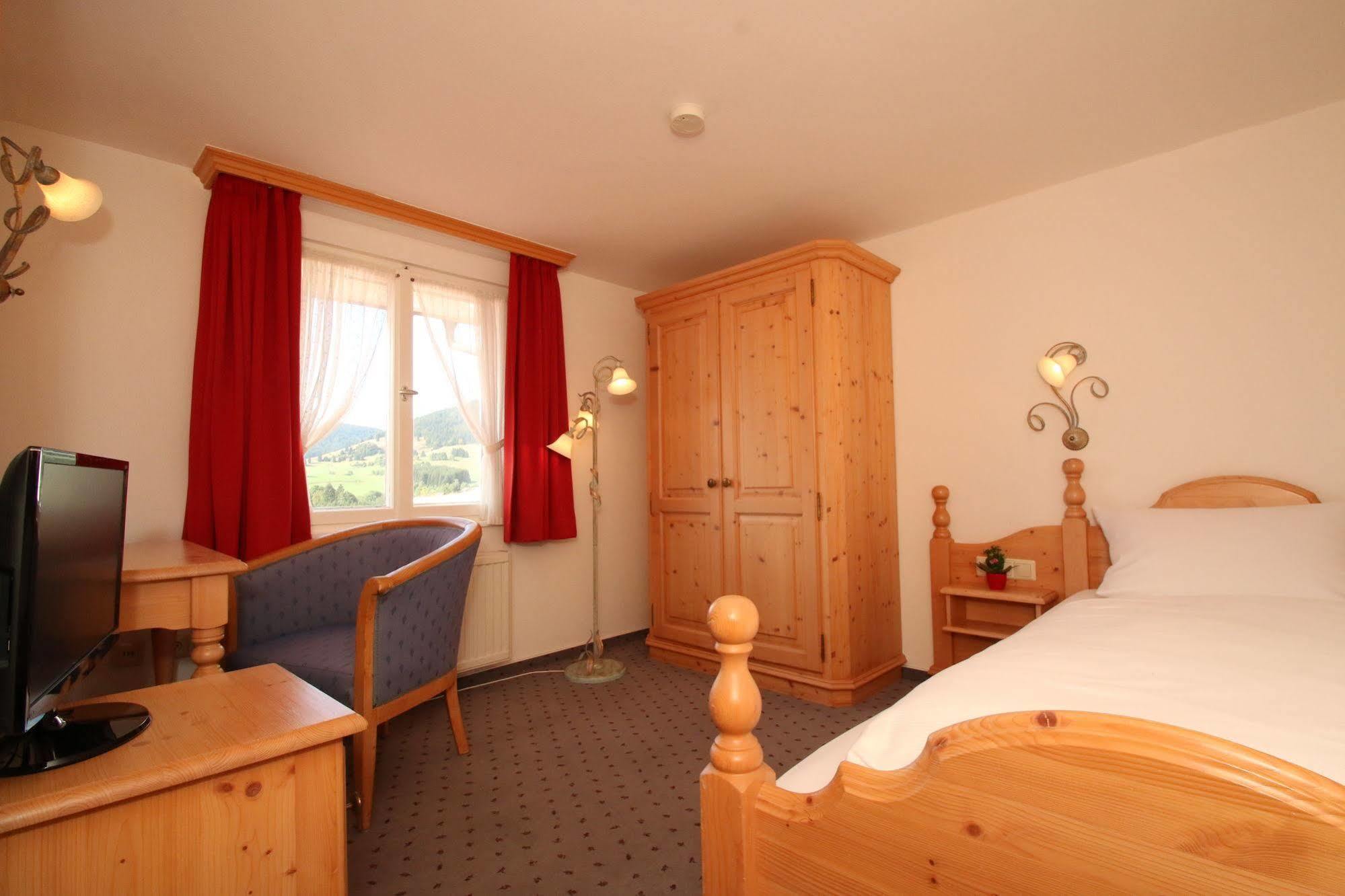 Hotel Landgasthof Adler Altenrond Buitenkant foto